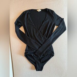 Aritzia Black Fitted Scoop Tank